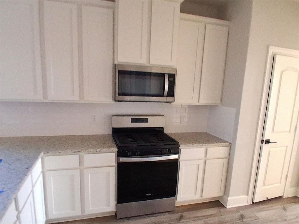1020 Calhoun Dr - Photo 3 of 11