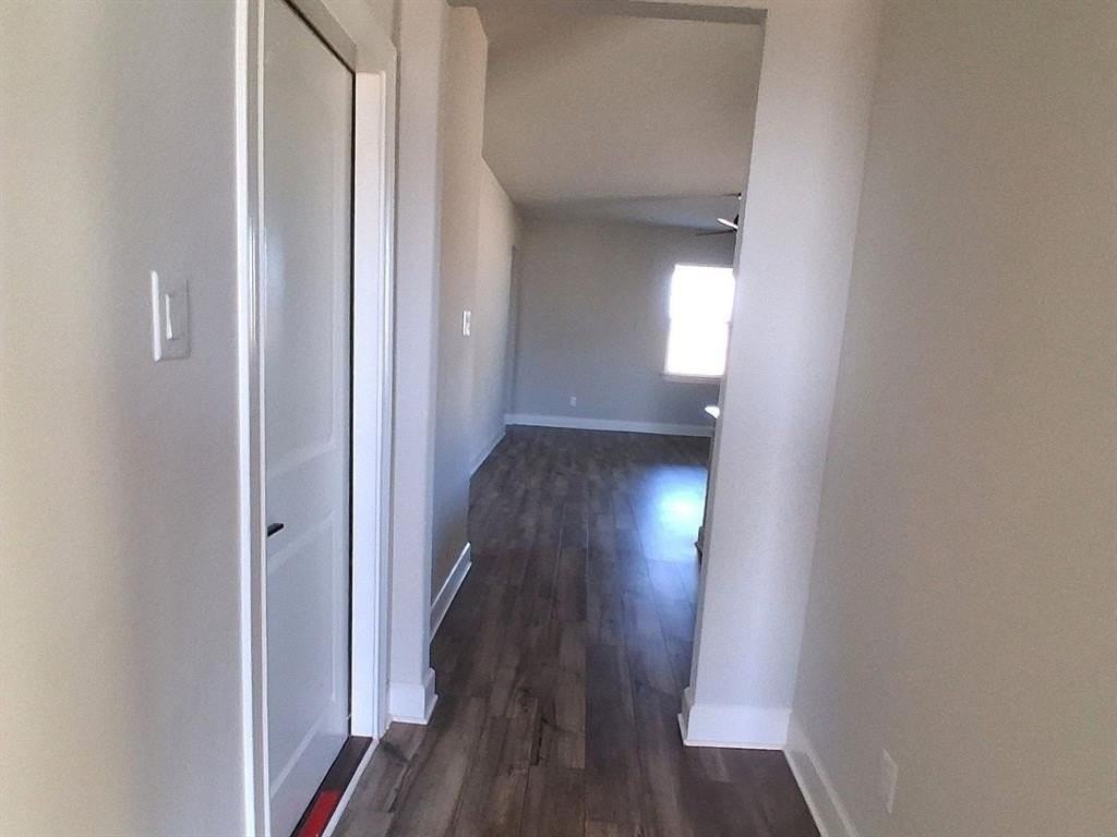 1020 Calhoun Dr - Photo 4 of 11
