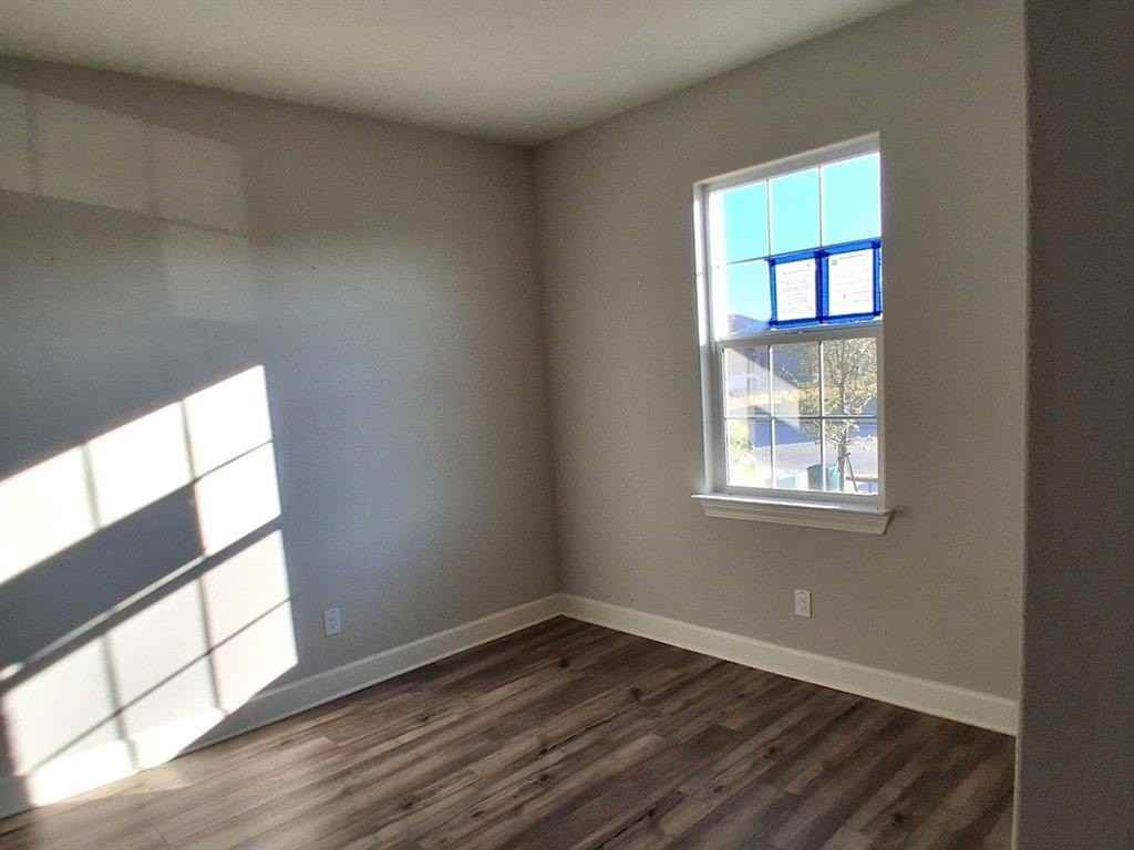 1020 Calhoun Dr - Photo 5 of 11