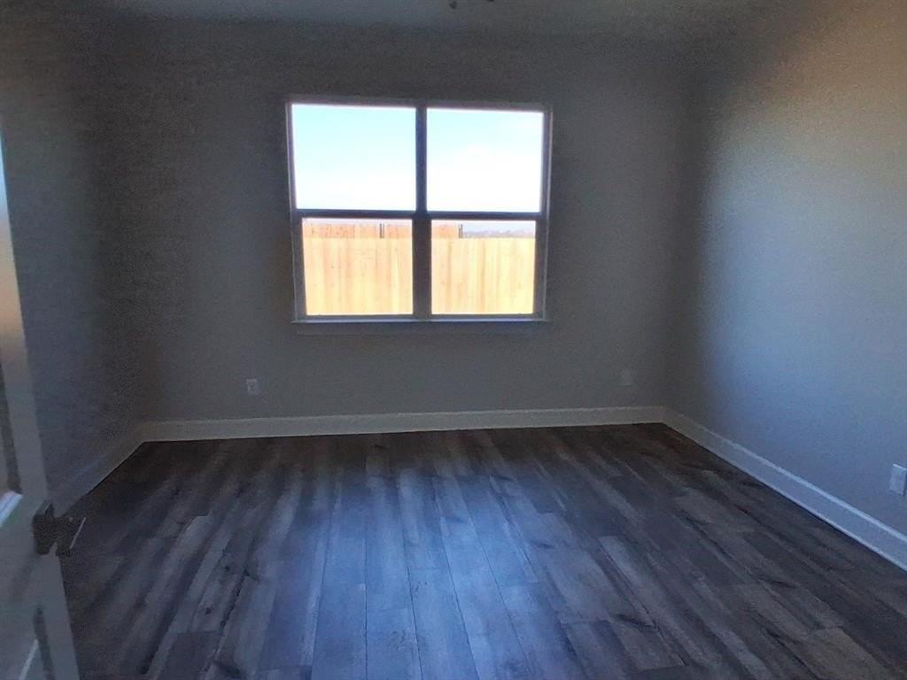 1020 Calhoun Dr - Photo 6 of 11