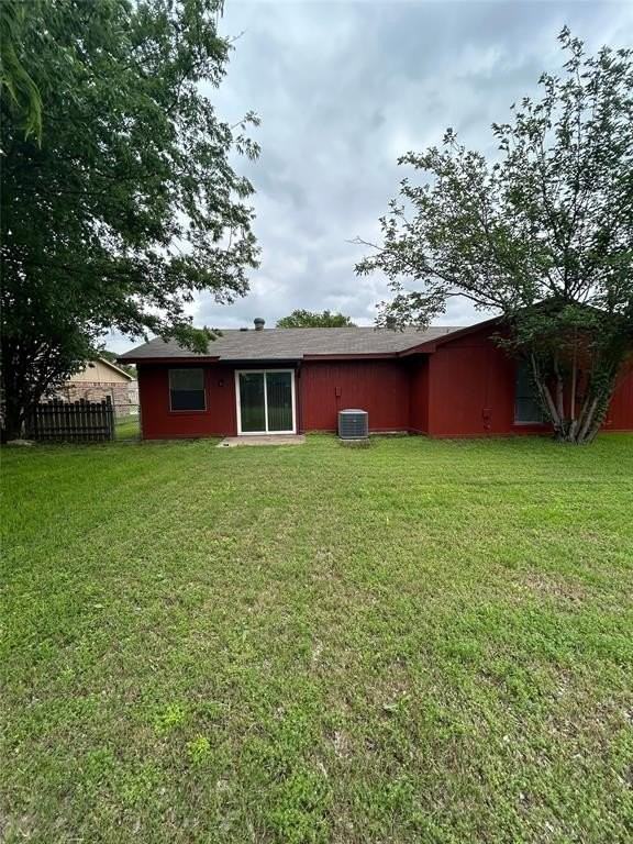 1105 N Knowles Dr - Photo 2 of 16