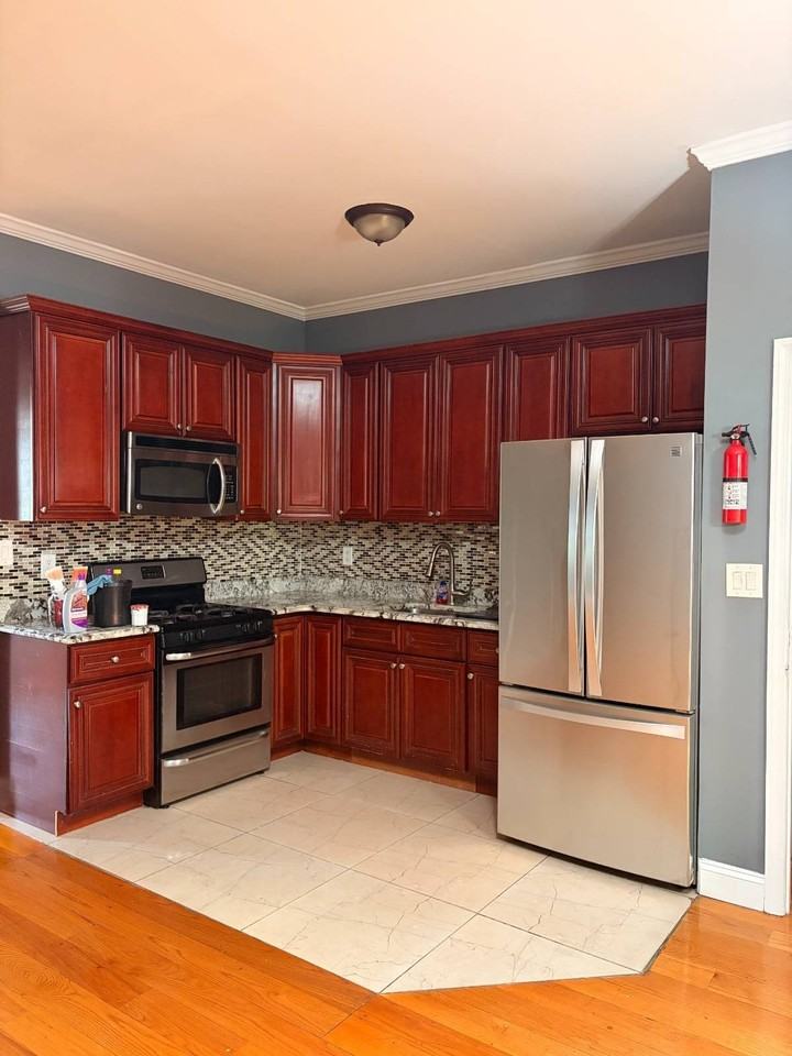 424 Van Siclen Ave - Photo 5 of 24