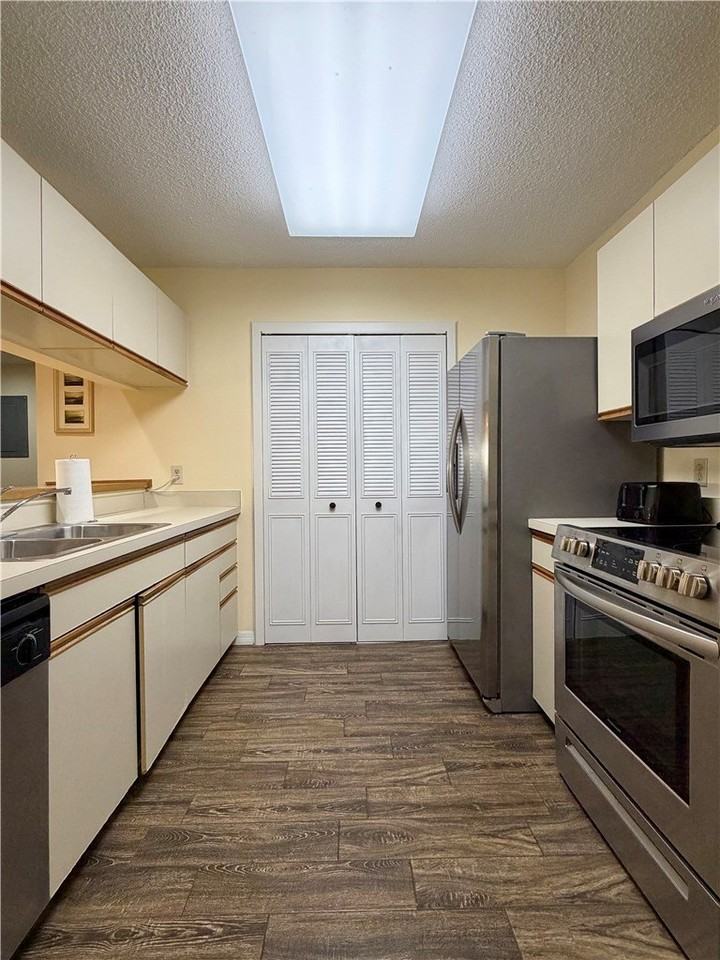 42 Plantation Dr #103 - Photo 6 of 36