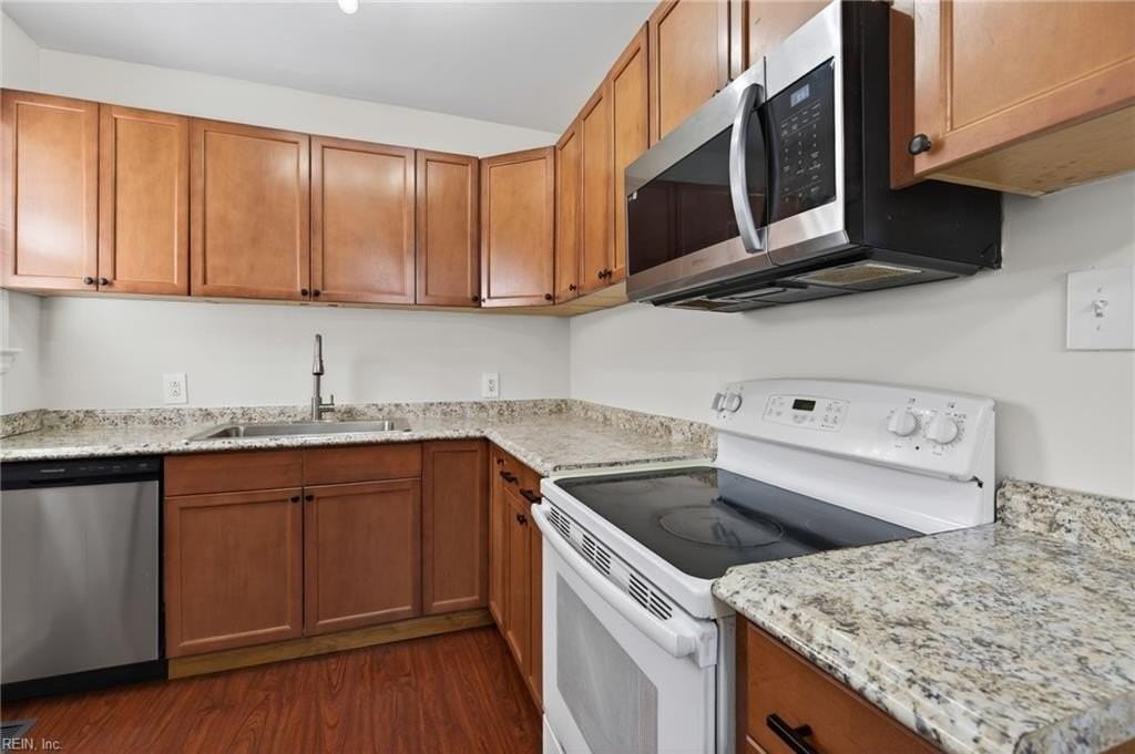 28 Monroe Dr - Photo 3 of 20