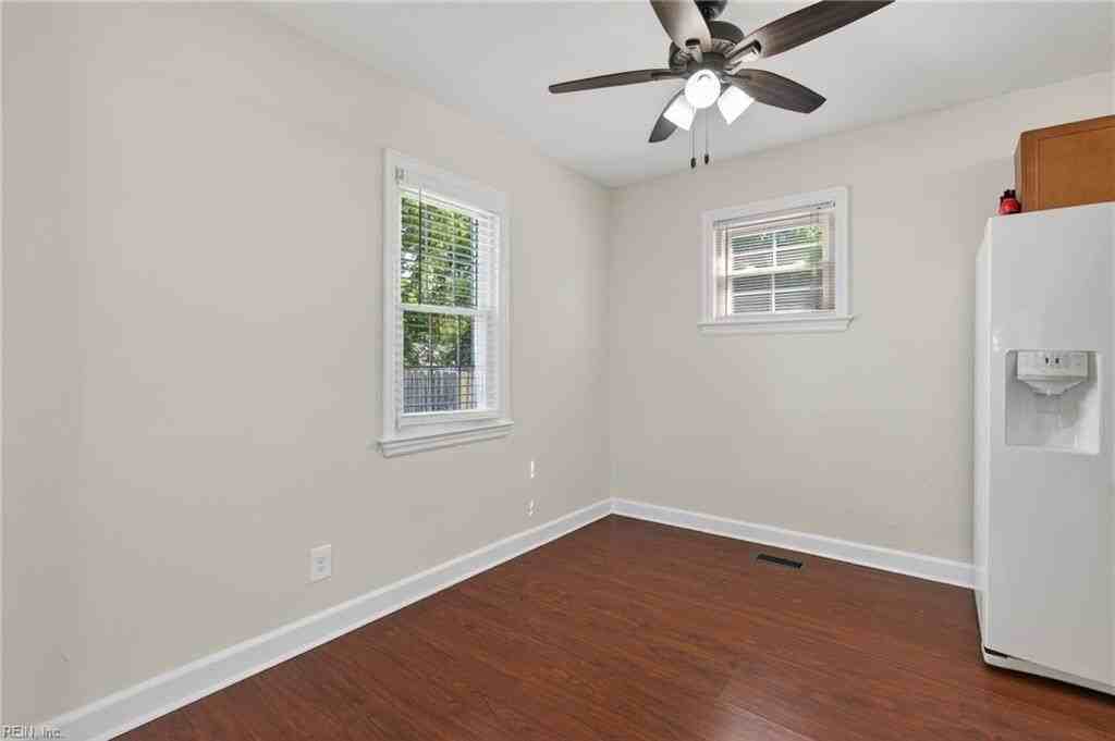 28 Monroe Dr - Photo 4 of 20