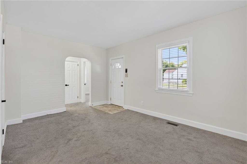28 Monroe Dr - Photo 6 of 20