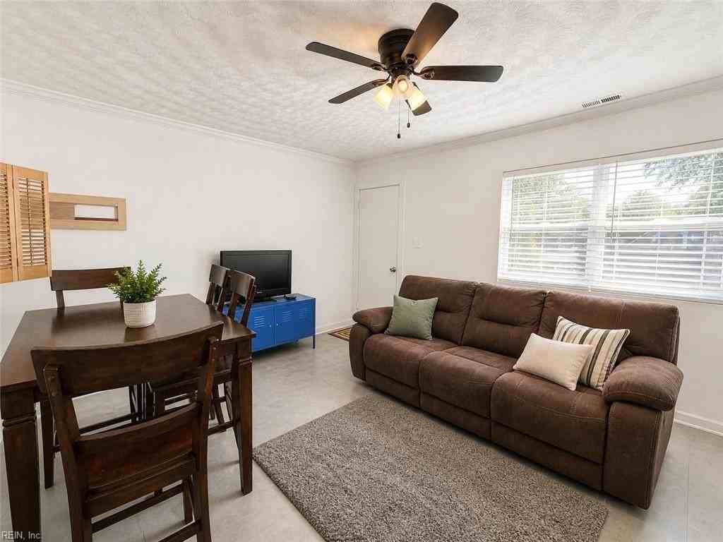 1336 Modoc Ave - Photo 3 of 8