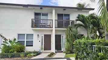 featured image of 1917 Ne 3rd St #109