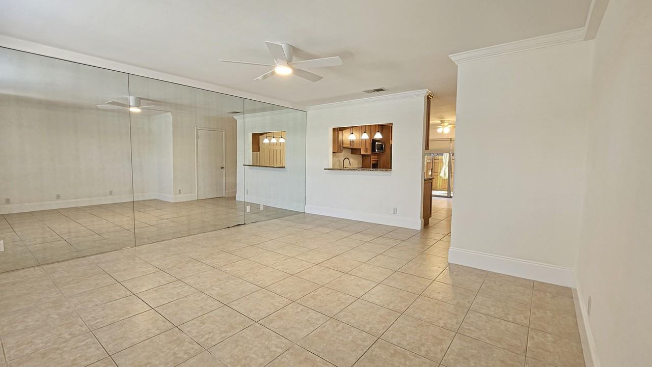1917 Ne 3rd St #109 - Photo 7 of 40