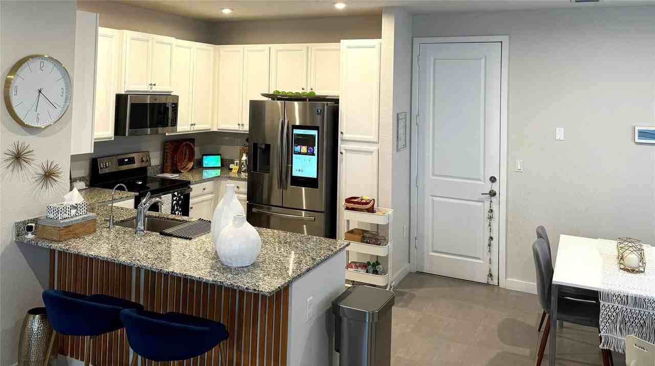 10957 Sw 232nd Ter - Photo 2 of 11