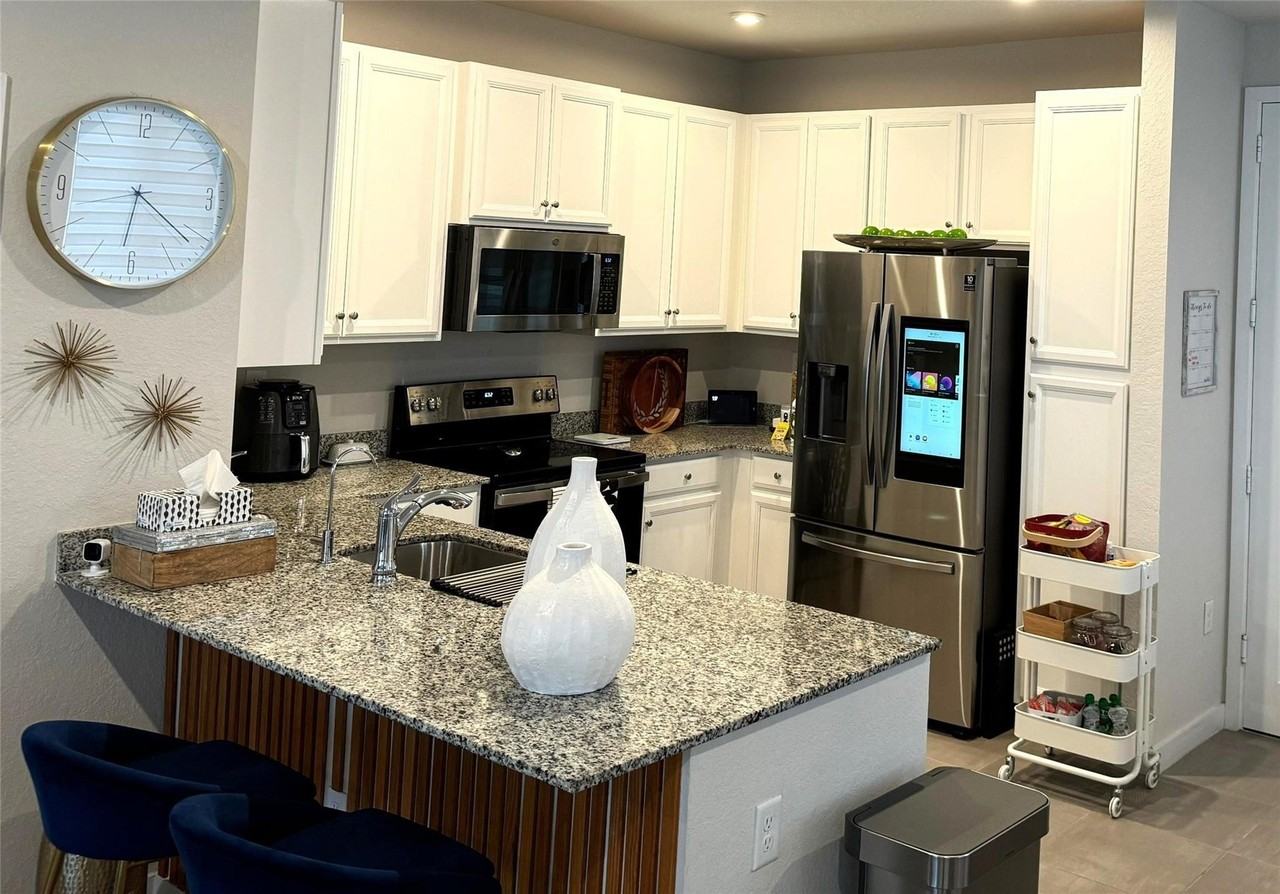 10957 Sw 232nd Ter - Photo 3 of 11