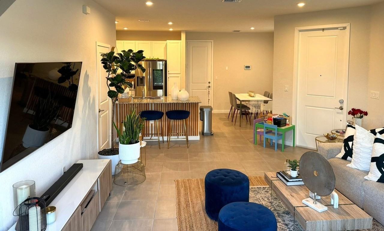 10957 Sw 232nd Ter - Photo 5 of 11