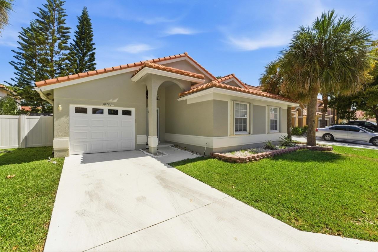 10781 Cypress Lake Ter - Photo 3 of 27
