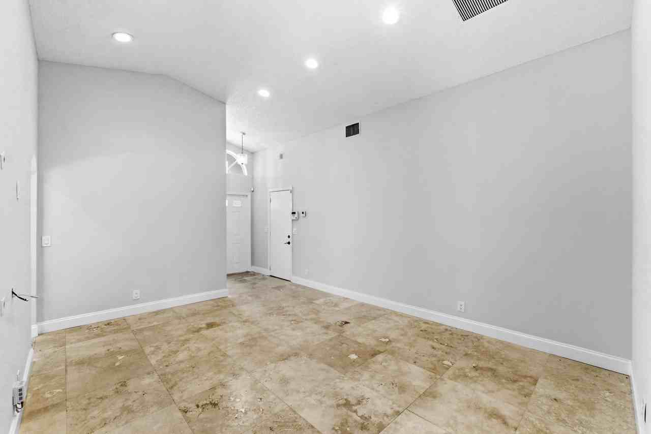10781 Cypress Lake Ter - Photo 6 of 27