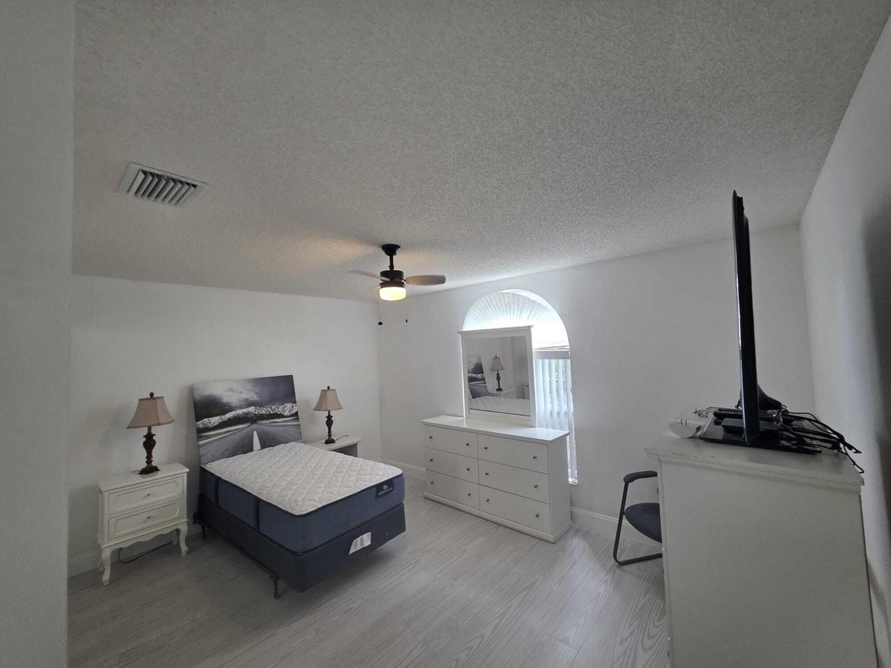 6201 Pond Tree Ct - Photo 4 of 9