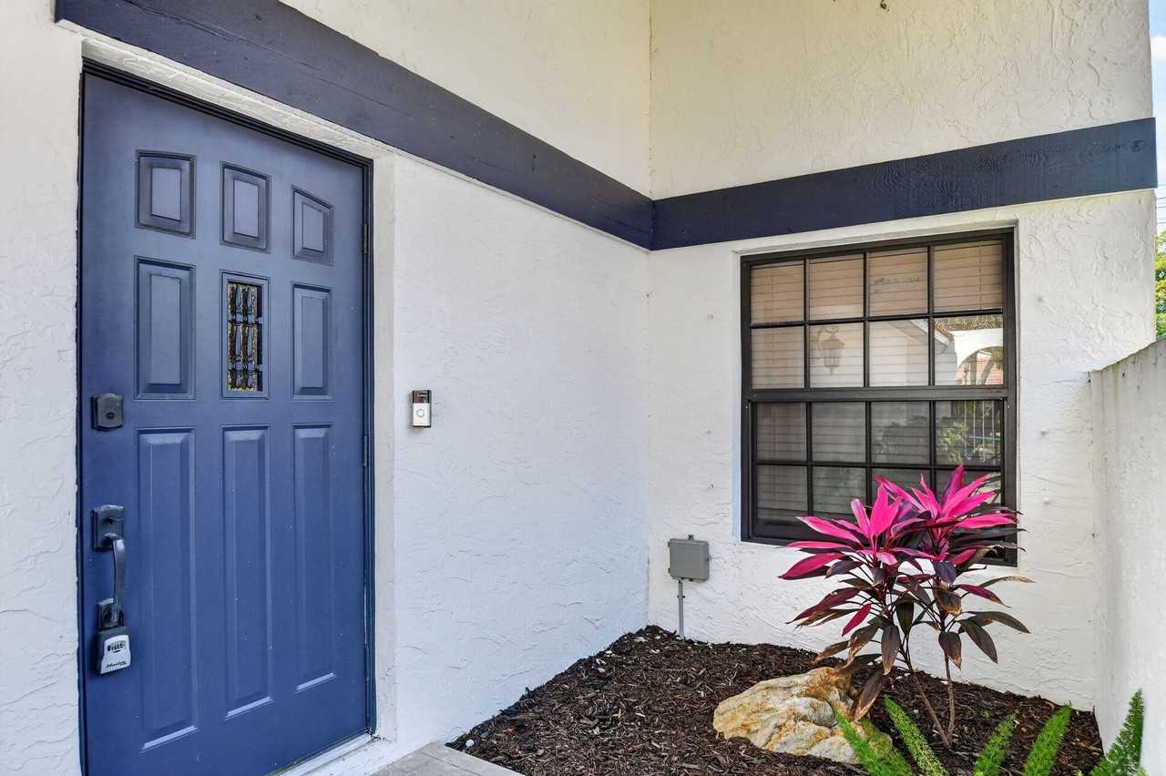 1630 Nw 22nd Ave - Photo 7 of 50