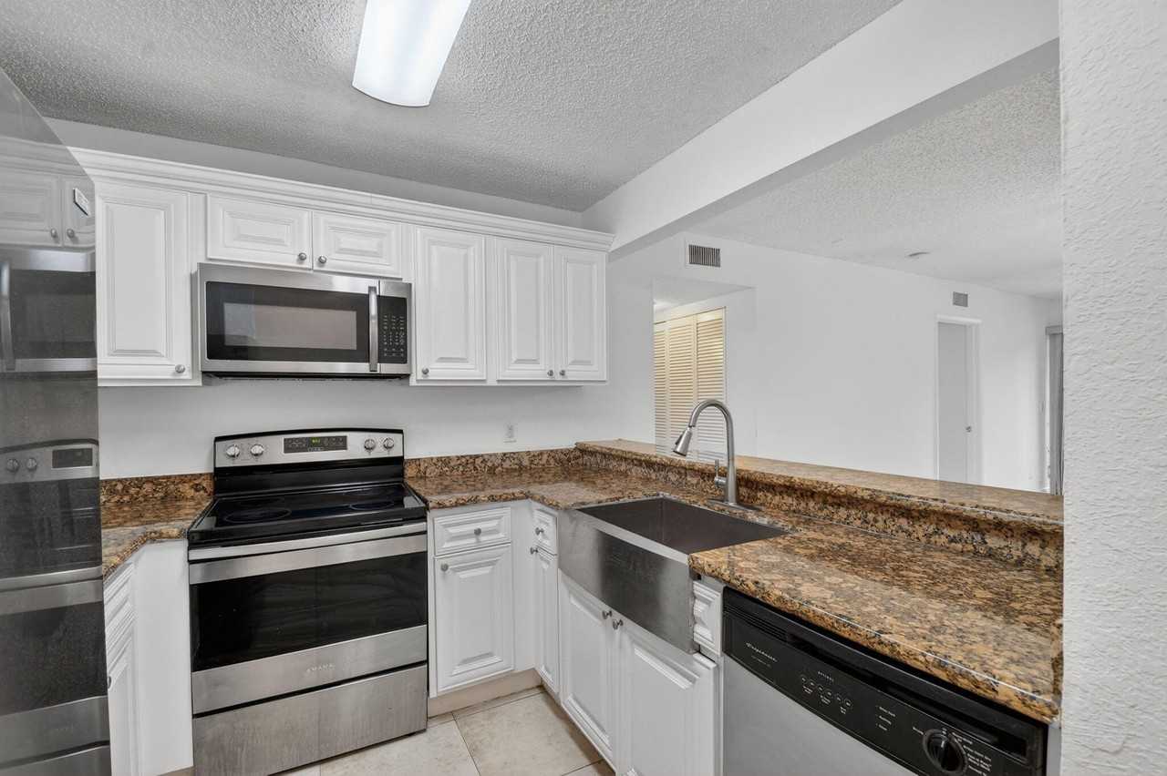 1681 Balfour Point Dr #F - Photo 3 of 36