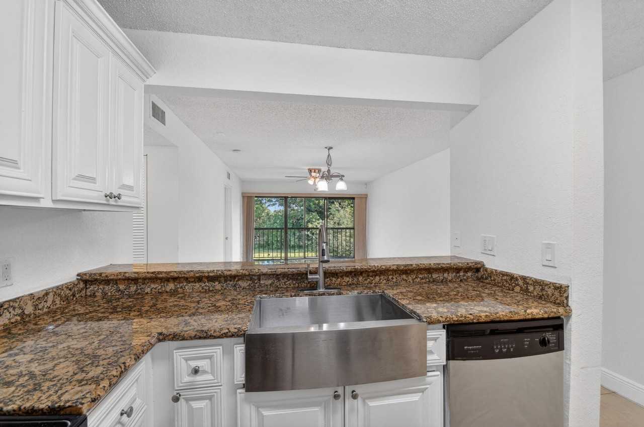 1681 Balfour Point Dr #F - Photo 5 of 36