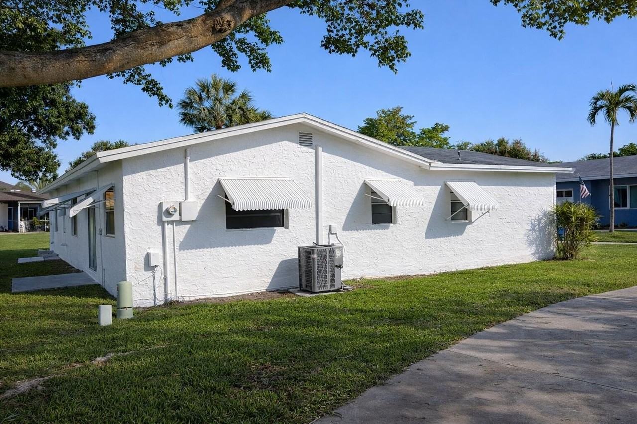 2613 Sw Natura Ave - Photo 2 of 23