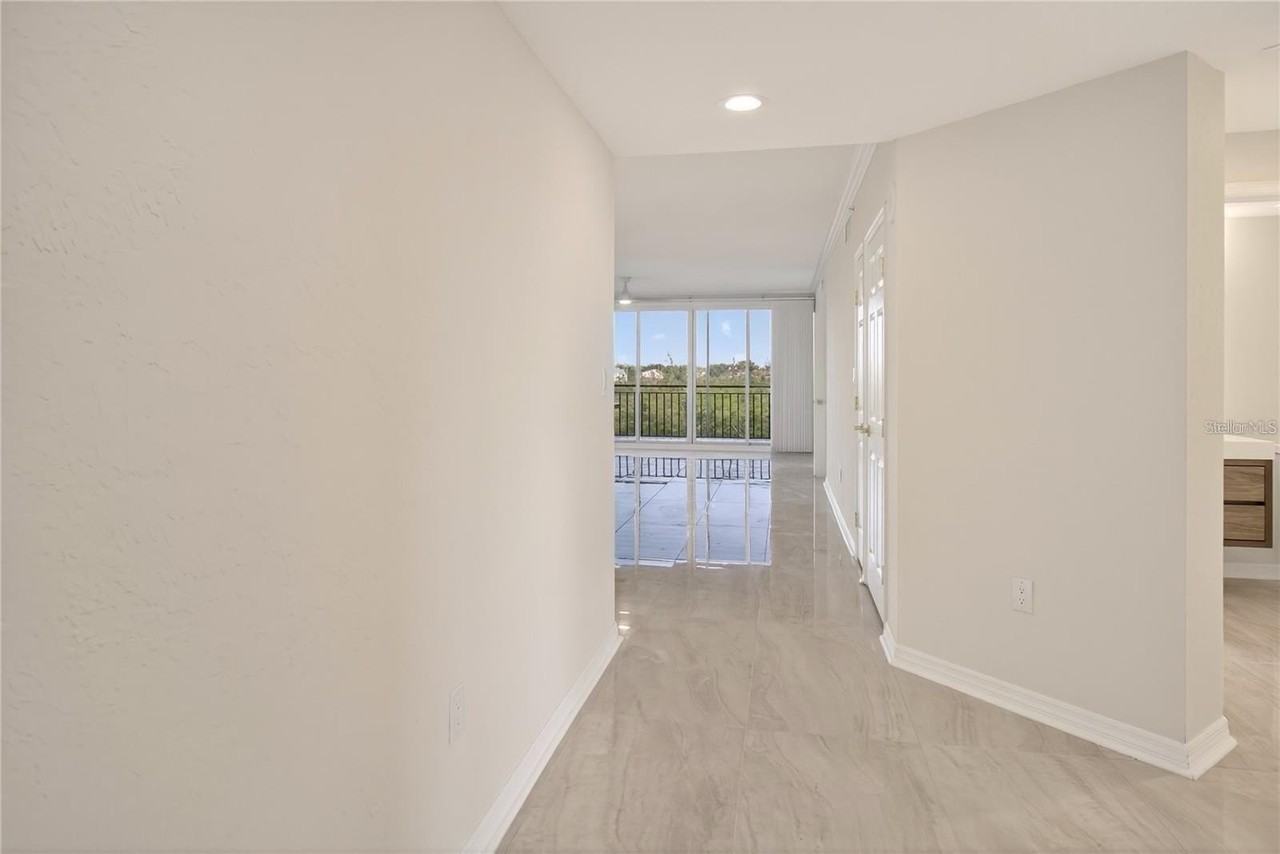 5430 Eagles Point Cir #202 - Photo 6 of 45