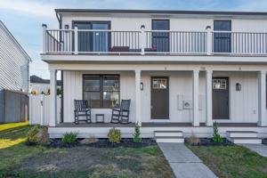 featured image of 702 Lagoon Blvd