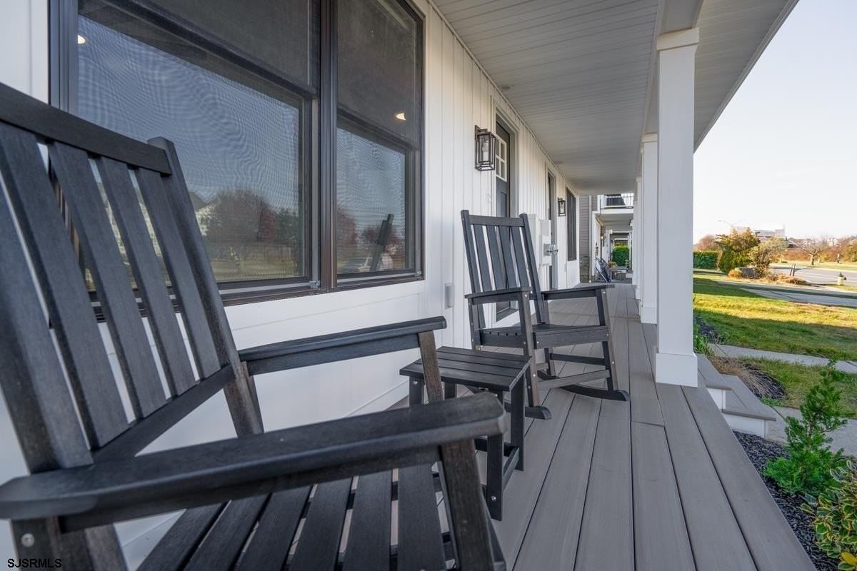 702 Lagoon Blvd - Photo 2 of 48