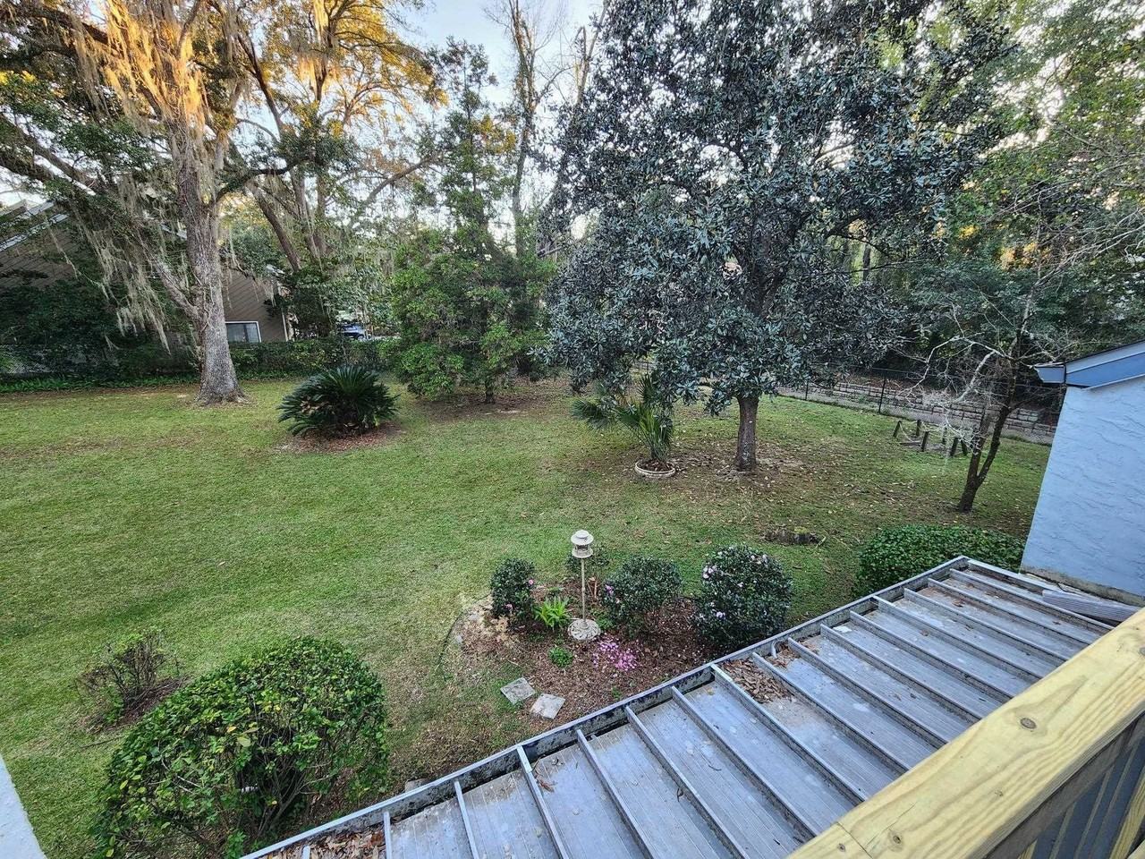 2949 Shamrock St N - Photo 7 of 41