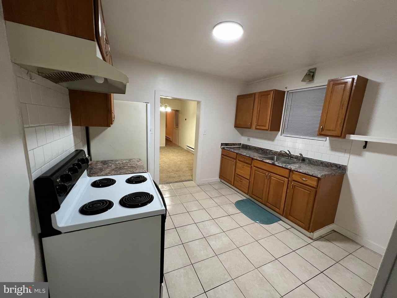 1313 Virginia Ave - Photo 2 of 17