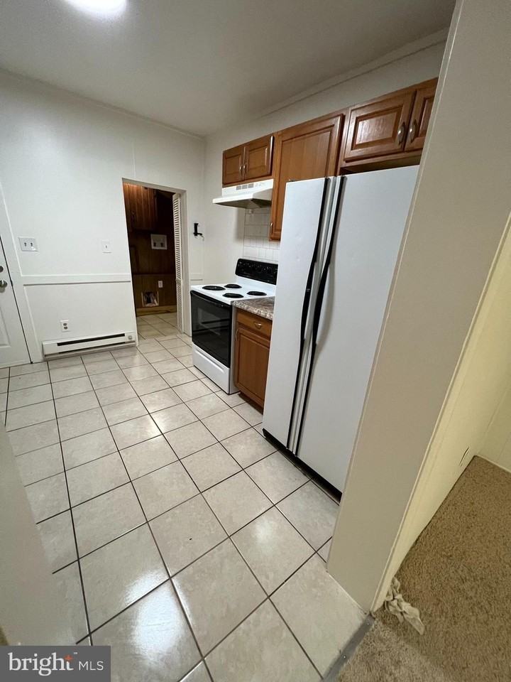 1313 Virginia Ave - Photo 4 of 17