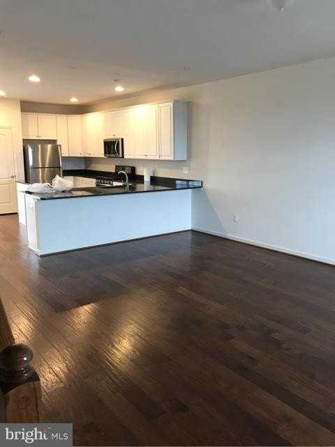 9513 Mary Geneva Ln - Photo 3 of 11
