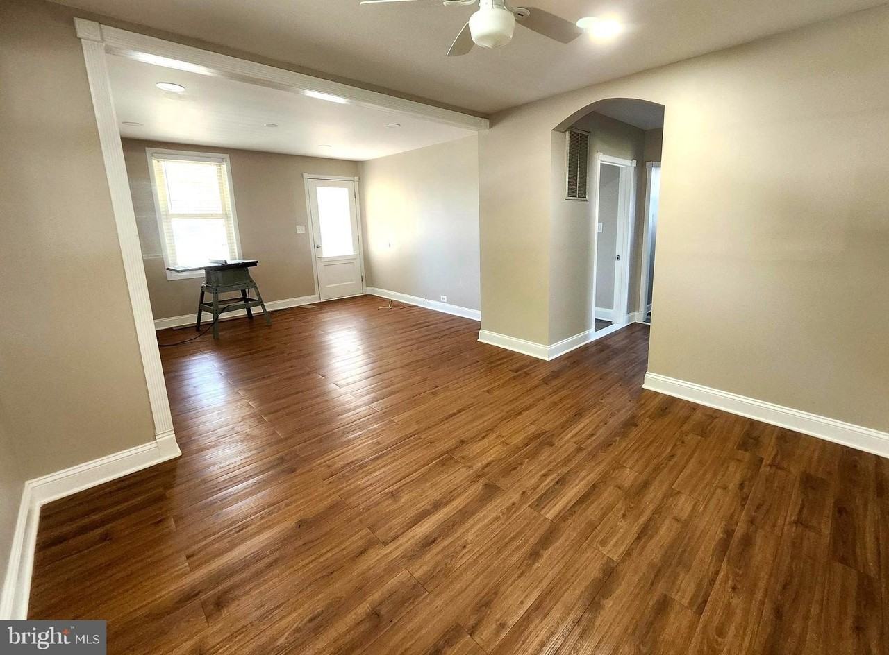 12932 Eastern Ave - Photo 4 of 16