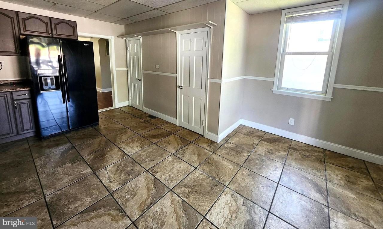 12932 Eastern Ave - Photo 7 of 16