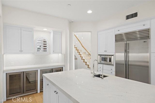 150 Sidney Bay Dr - Photo 2 of 8