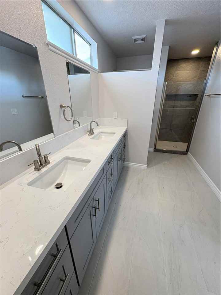 5902 Nordina Dr - Photo 2 of 8