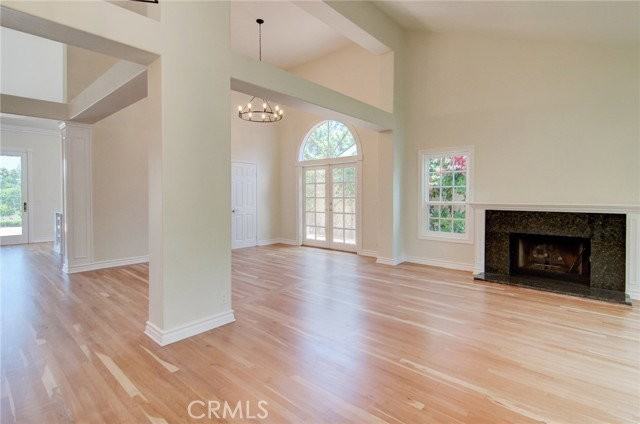 24261 Cascades Dr - Photo 3 of 8