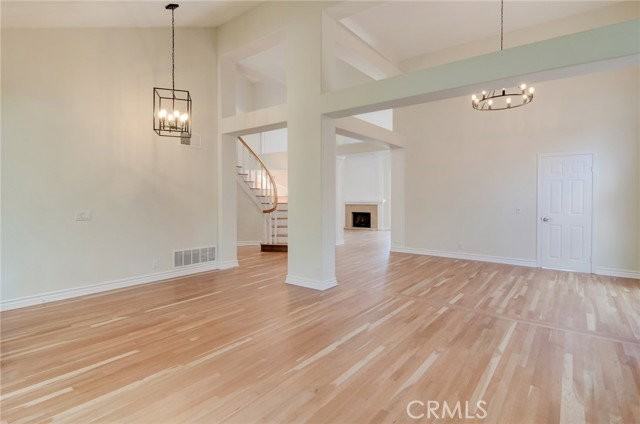 24261 Cascades Dr - Photo 4 of 8