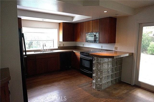 9281 Woodcrest Dr - Photo 3 of 8