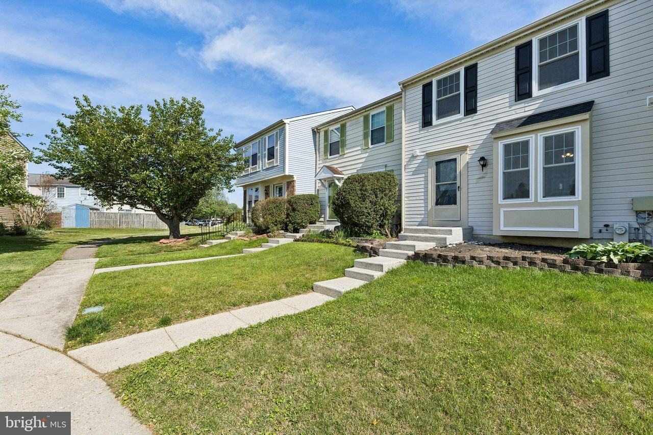 2711 Neman Ct - Photo 2 of 25