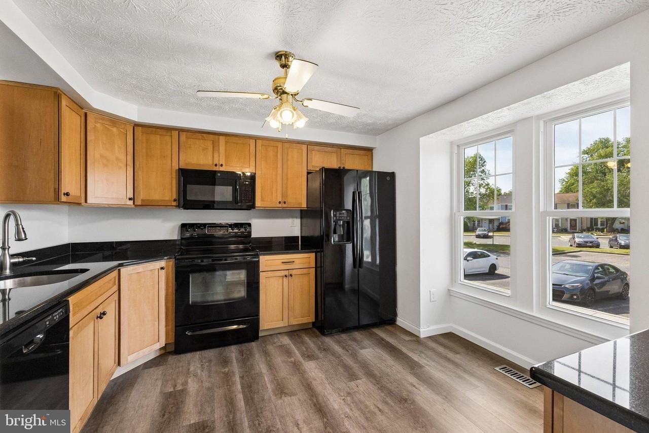 2711 Neman Ct - Photo 4 of 25