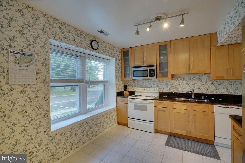 5005 Red Haven Dr - Photo 6 of 9