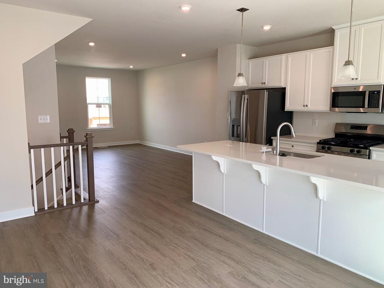 65 Rosemary Way - Photo 4 of 33