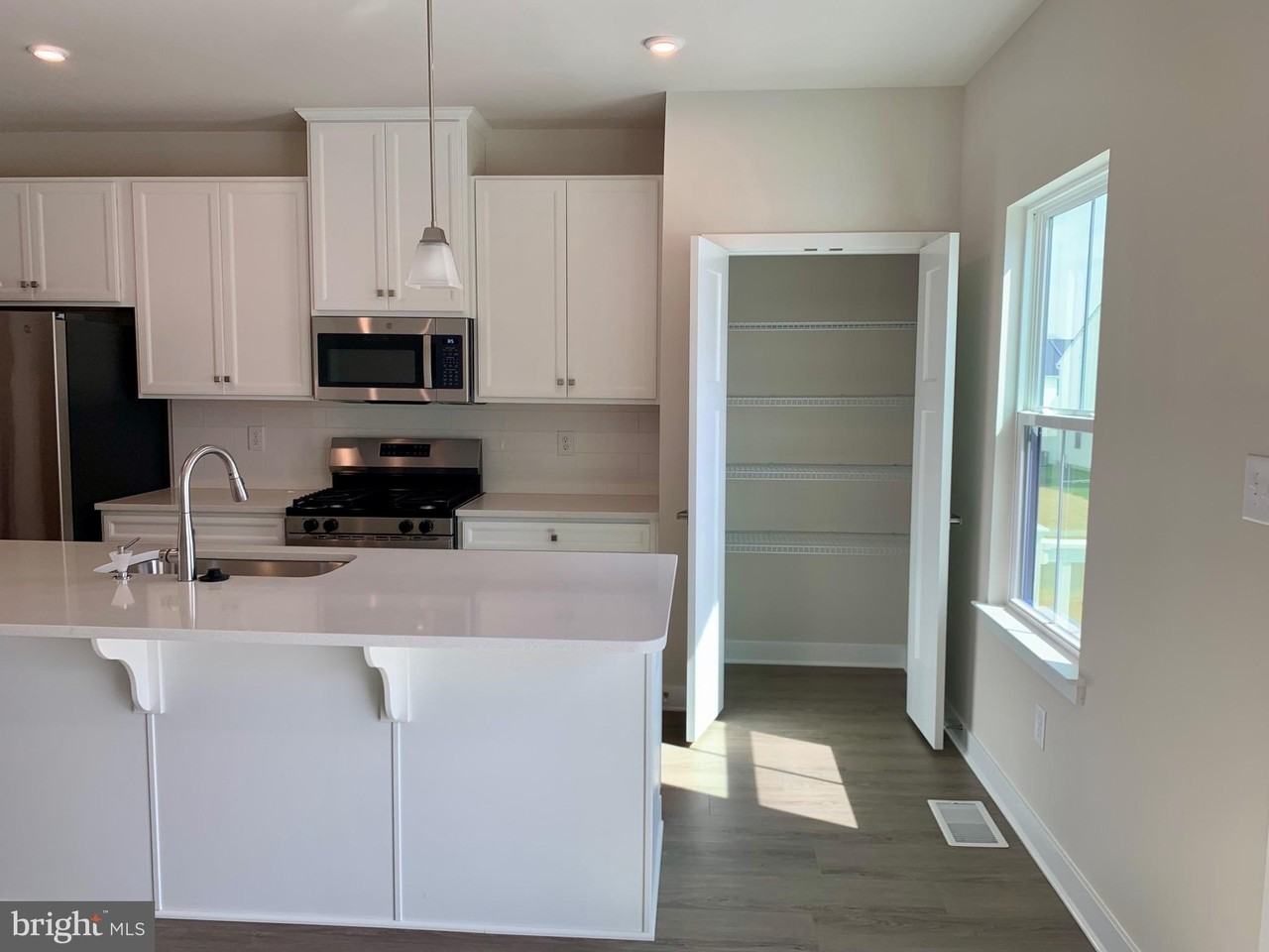 65 Rosemary Way - Photo 5 of 33