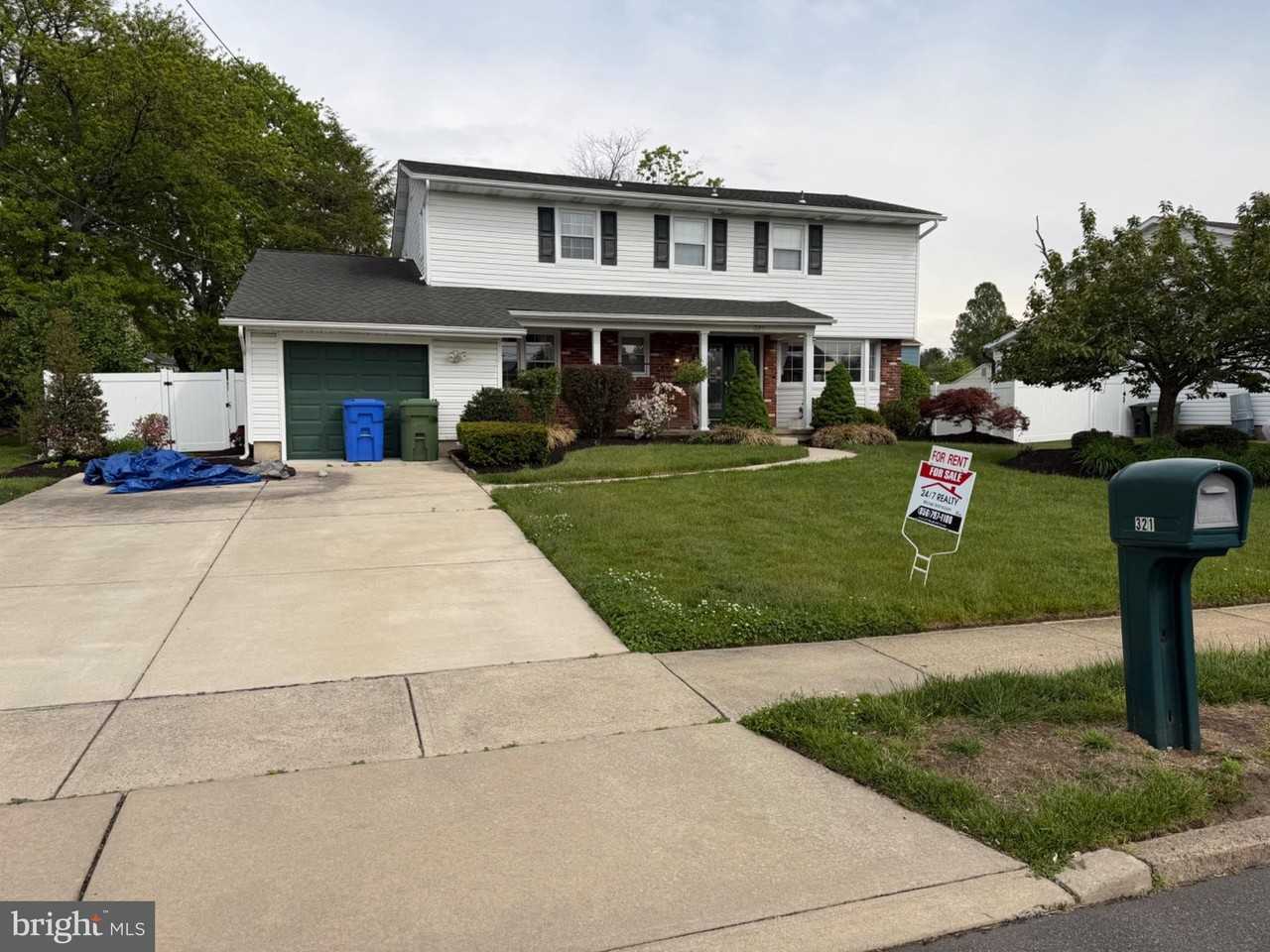 321 Surrey Rd - Photo 2 of 24