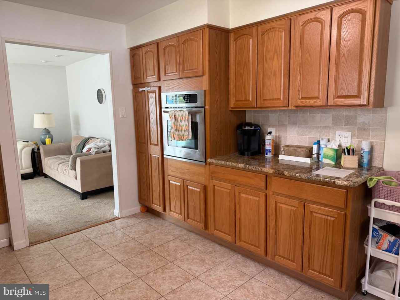 321 Surrey Rd - Photo 4 of 24