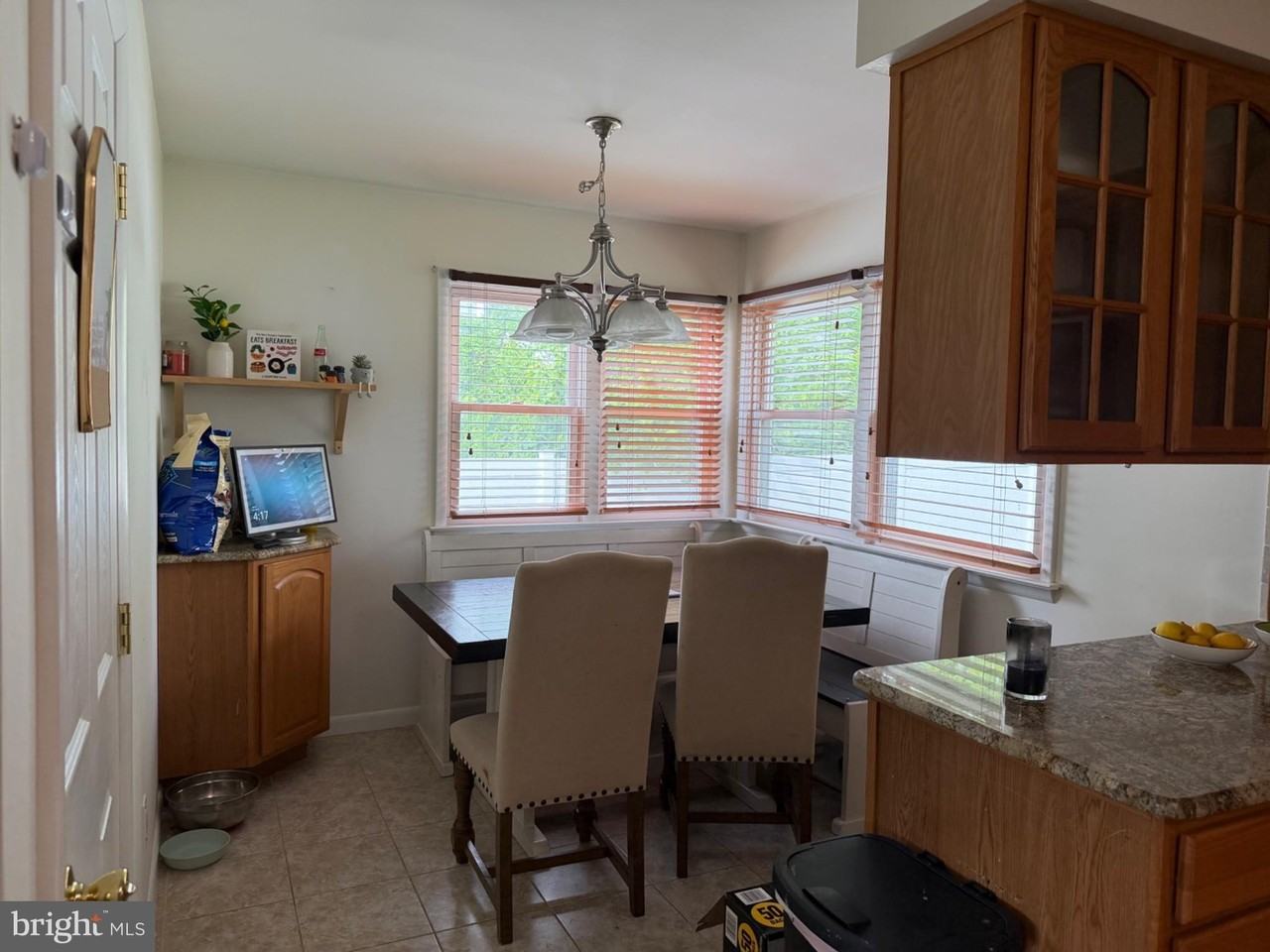 321 Surrey Rd - Photo 5 of 24