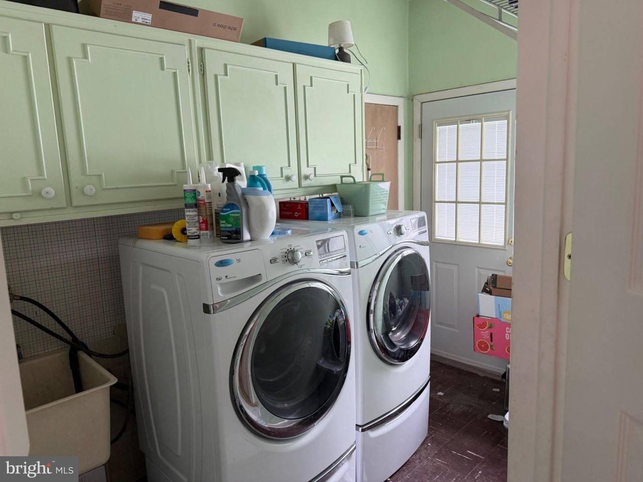 321 Surrey Rd - Photo 6 of 24