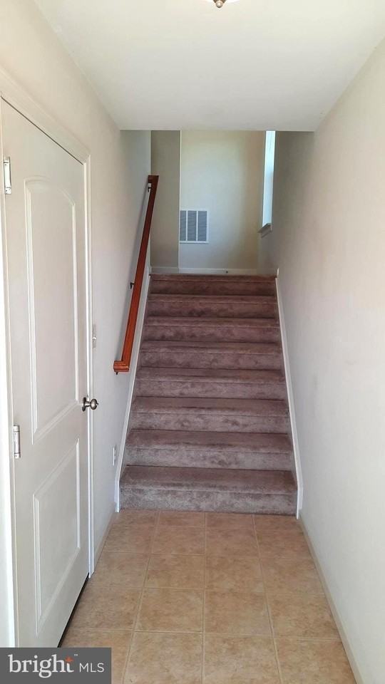 807 Schooner Ln - Photo 3 of 16