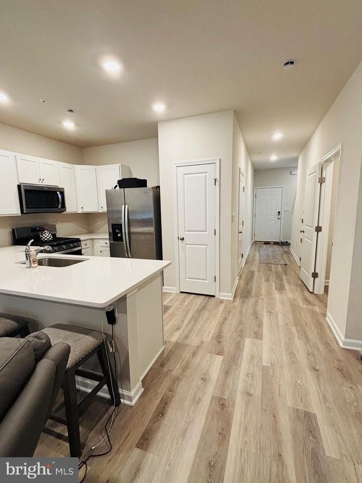 1178 Martin Rd - Photo 3 of 29