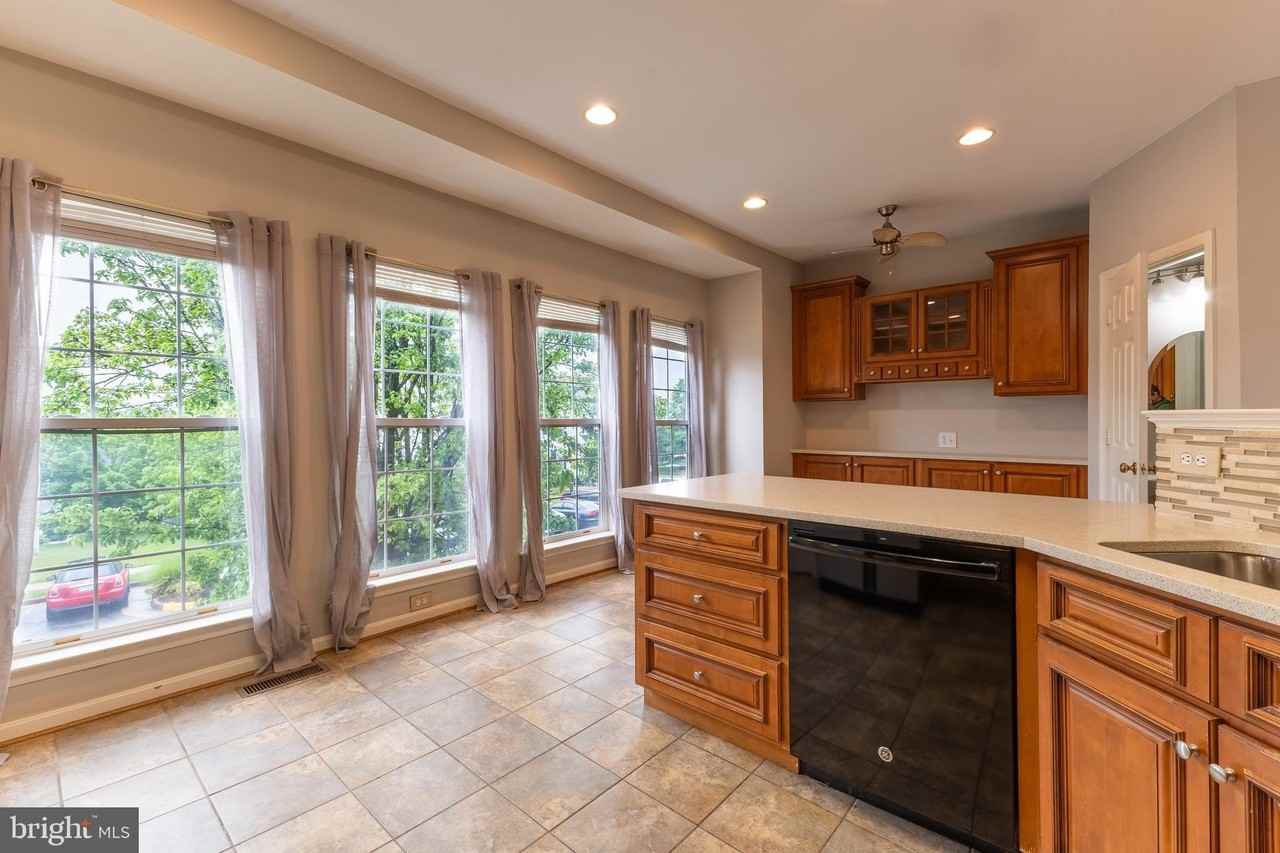 20283 Glenrobin Ter - Photo 4 of 30