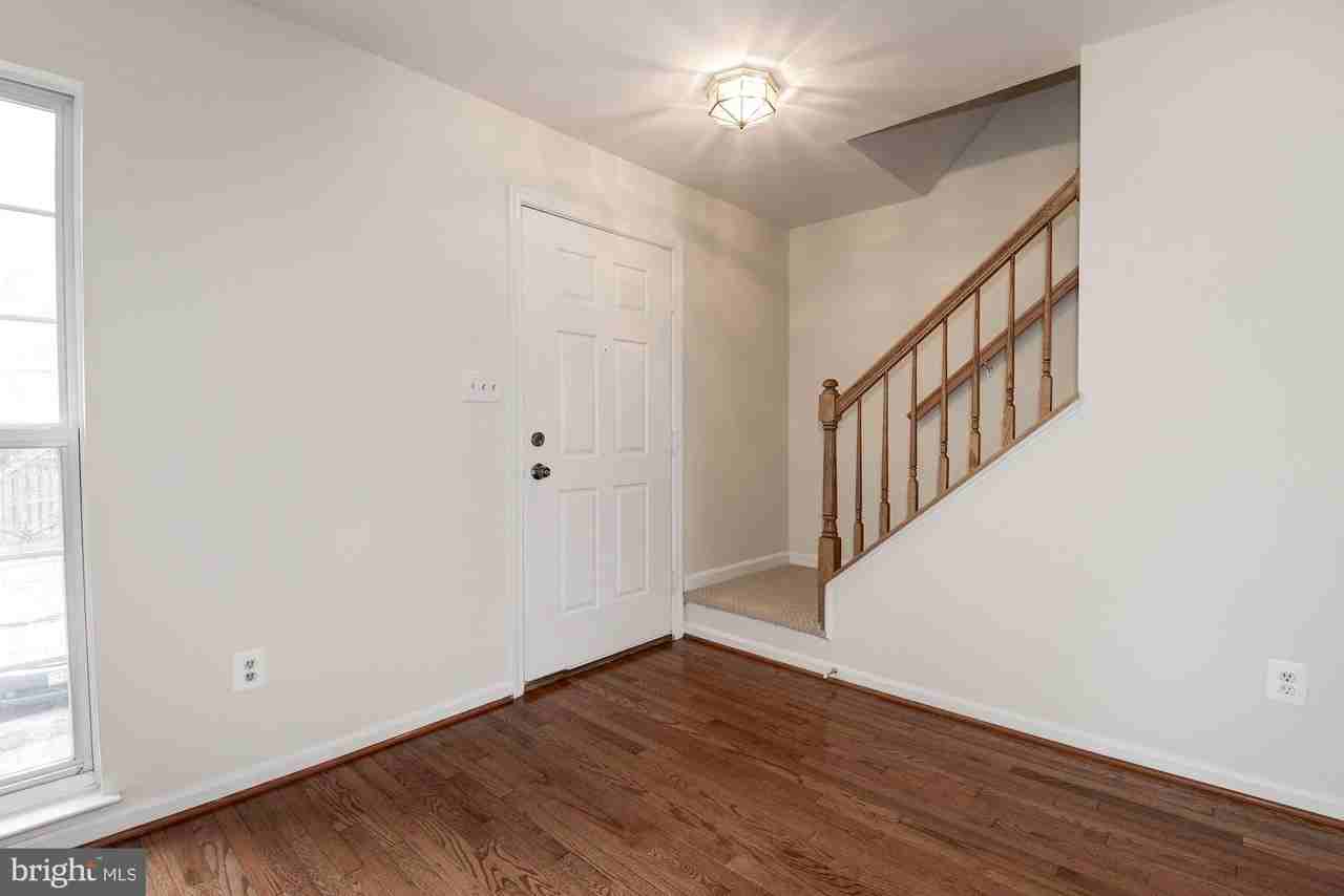 22037 Manning Sq - Photo 5 of 50
